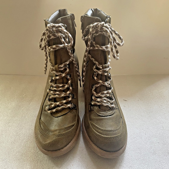 Carlos by Carlos Santana‎ Boots Women 9.5M Lace Up Chunky Heeled Shoes Lug Sole - Picture 2 of 8